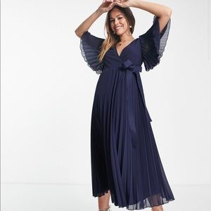 Beautiful Maternity pleated midi dress